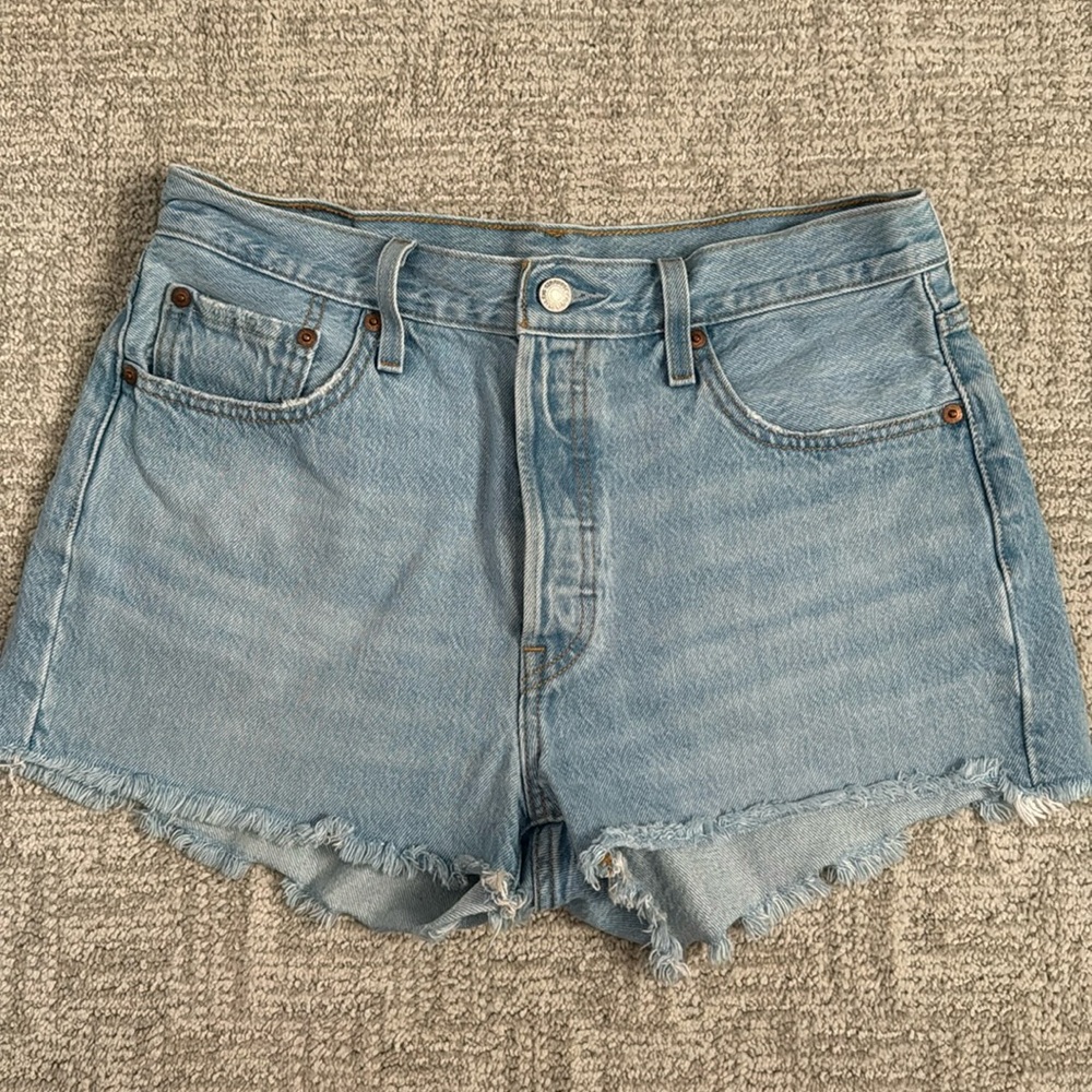 Authentic 501 Levi Shorts 🦋